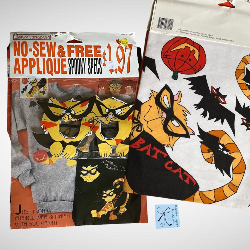 Daisy Kingdom 1996 Halloween No-Sew Applique and Free Spooky Specs Kit